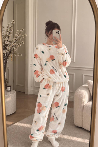 بلوز و شلوار ست تدی وارداتی گرم و نرم پاییزه و زمستانه ۴۰۰۸